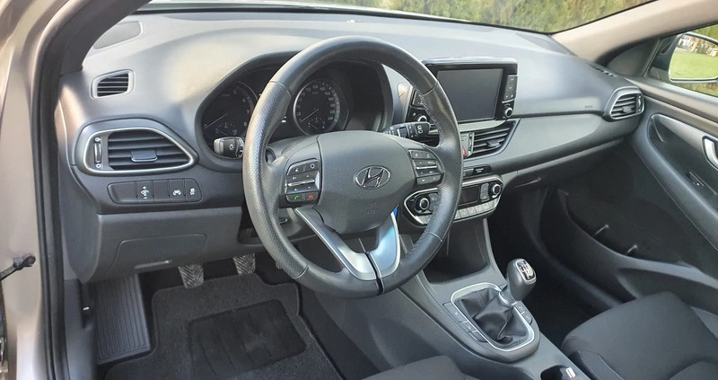 Hyundai I30 cena 57900 przebieg: 28480, rok produkcji 2018 z Radzionków małe 106